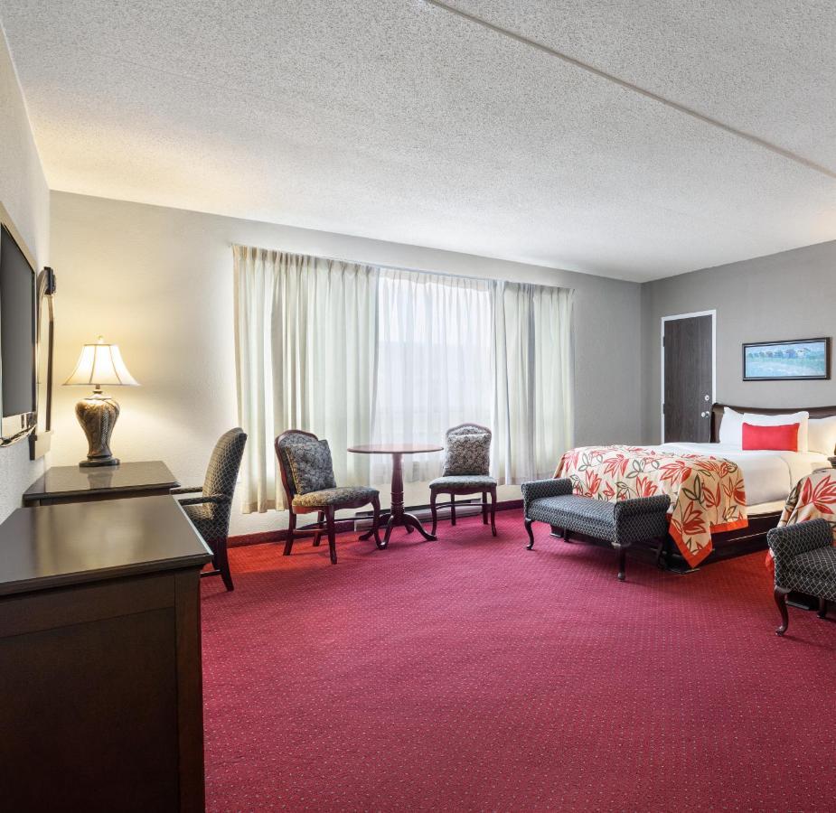 Ramada By Wyndham Fredericton Hotel Kültér fotó
